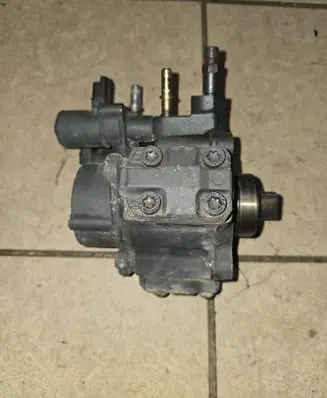 Fuel injection high pressure pump