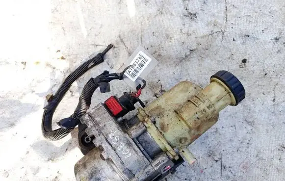 Dacia Logan I Power steering pump 115147