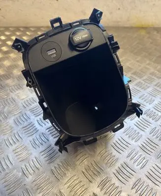 Hyundai Ioniq 5 Glove box central console 