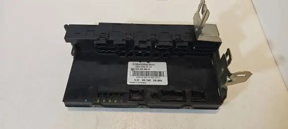 Mercedes-Benz C W203 Fuse module 2035453101