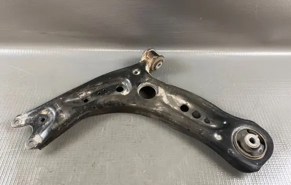 Skoda Octavia Mk3 (5E) Front lower control arm/wishbone 5Q0407151T