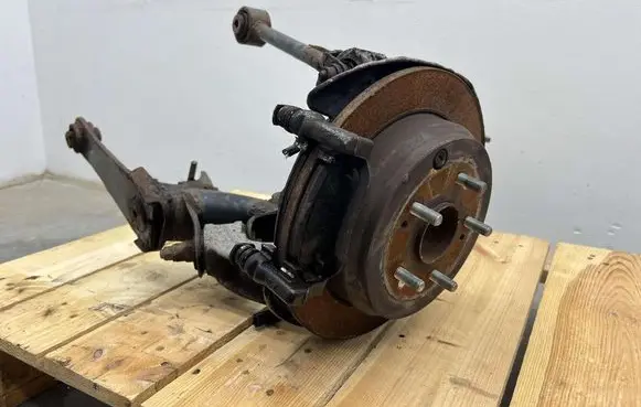 Honda CR-V Front wheel hub spindle knuckle MMAUTKO18100