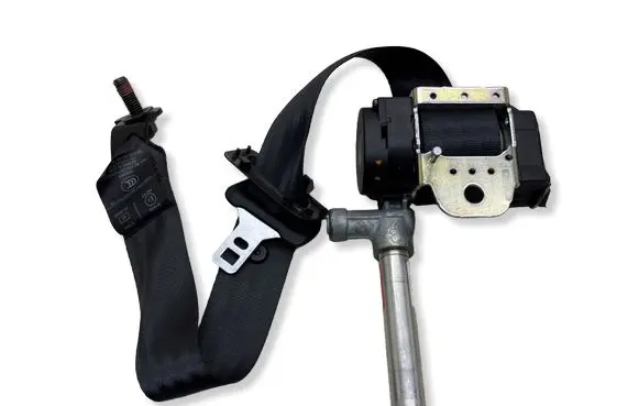Volvo S60 Middle seatbelt (rear) 8639576
