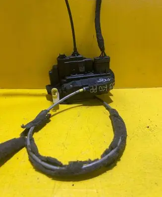 Nissan Qashqai Front door lock
