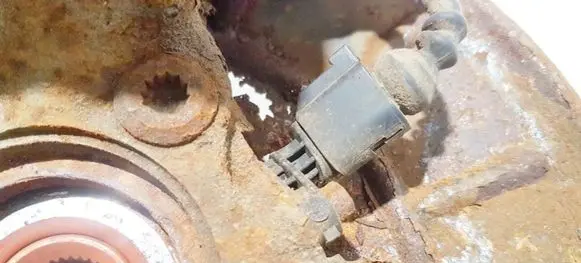 Volkswagen Touran I ABS brake wheel speed sensor