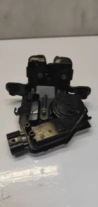 Loading door lock