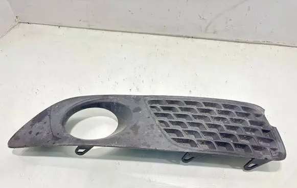 Volvo V70 Front fog light trim/grill 30678640