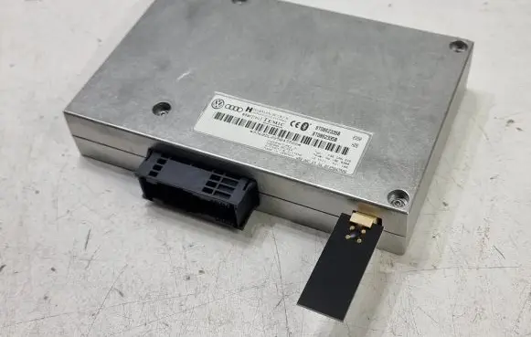 Audi A4 S4 B8 8K Bluetooth control unit module 8T0862335B