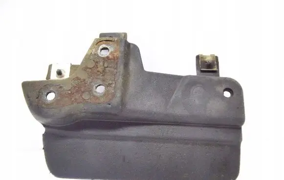 Audi A3 S3 8P Front splash guards bracket 