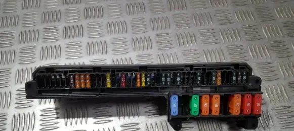 BMW 5 E60 E61 Fuse box set 61146957330 61146957330-02