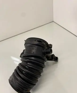 Mazda 6 Air intake hose/pipe L83713221 K3804