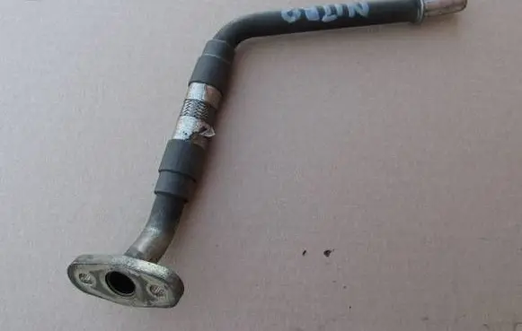Dodge Nitro Oil fill pipe 