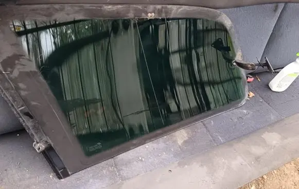 Ford Galaxy Rear side window 43R000002 DOT249AS3M104