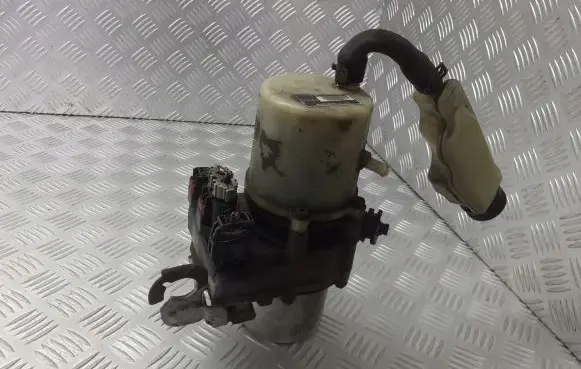 Mazda 3 I Power steering pump