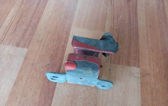 Muffler mount bracket/holder