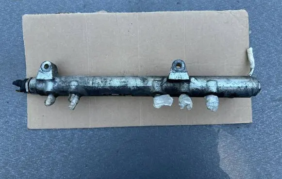 Nissan Patrol Y61 Fuel distributor 17520MA71A