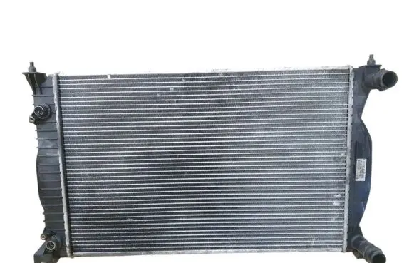 Audi A4 S4 B7 8E 8H Coolant radiator 8E0121251L