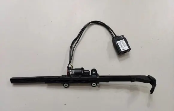 BMW 4 F32 F33 Seat belt adjustment motor 7307916 9273584
