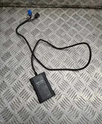 Volkswagen PASSAT B6 USB socket connector 
