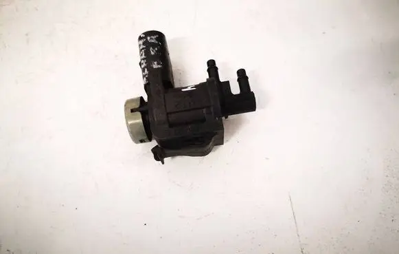Audi A4 S4 B7 8E 8H Turbo solenoid valve 1J0906283C