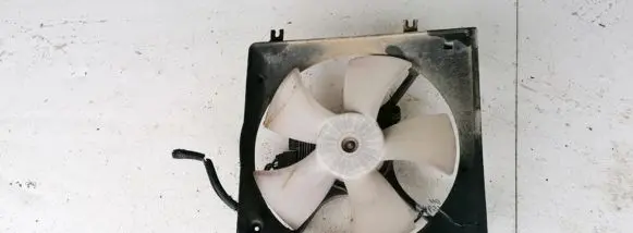Mitsubishi Galant Radiator cooling fan shroud