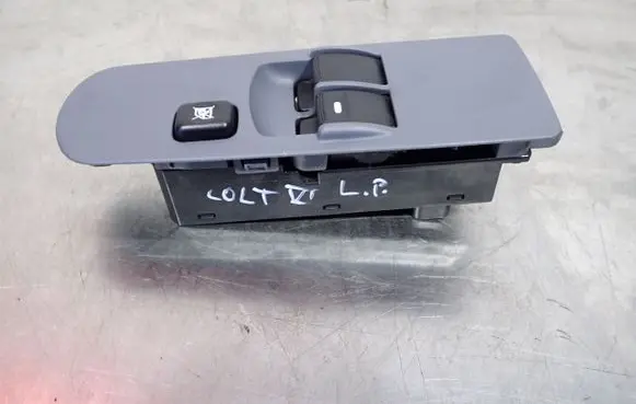 Mitsubishi Colt Quarter vent window switch MR587477