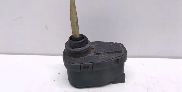 Headlight level adjustment motor