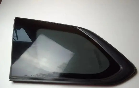 Mitsubishi Outlander Rear side window 6121A503