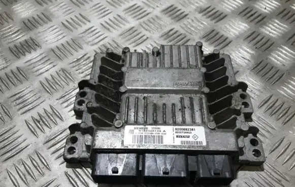 Renault Laguna III Engine control unit/module 8200882381 8200726923