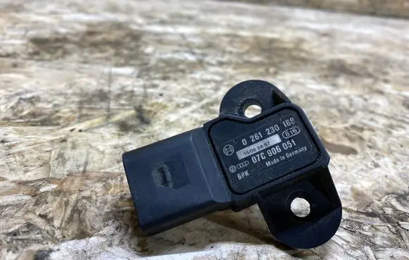 Bentley Flying Spur Air pressure sensor 0261230168 07C906051