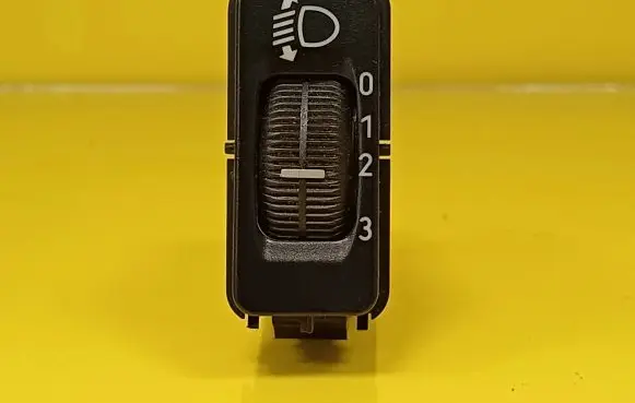 Mercedes-Benz ML W163 Headlight level height control switch A1638200010