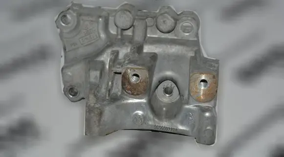 Land Rover Evoque I Engine mounting bracket 9656597780