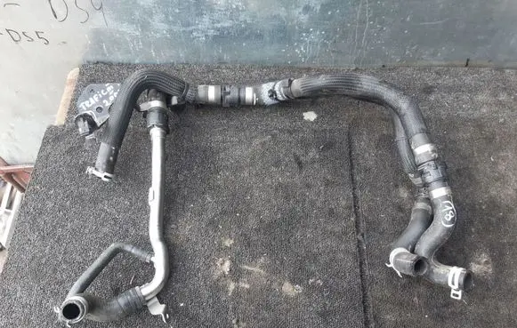 Renault Trafic III (X82) Engine coolant pipe/hose