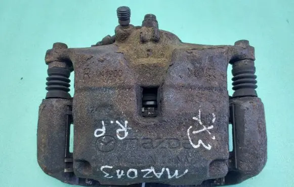 Mazda CX-3 Front brake caliper K1900