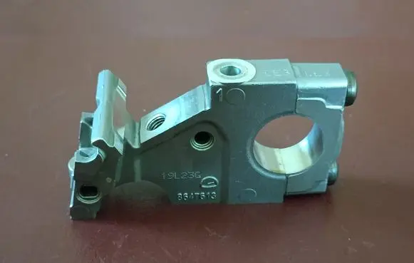 BMW X5 F15 Camshaft holder 8647613 898