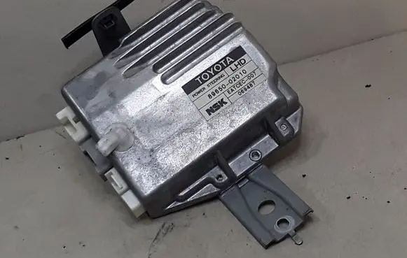 Toyota Corolla E120 E130 Power steering control unit/module 8965002010