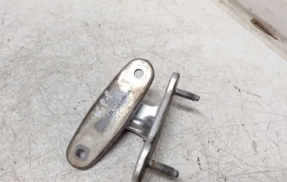 Mercedes-Benz E W212 Front door upper hinge