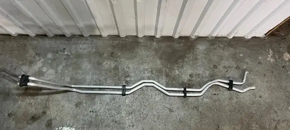 Engine coolant pipe/hose