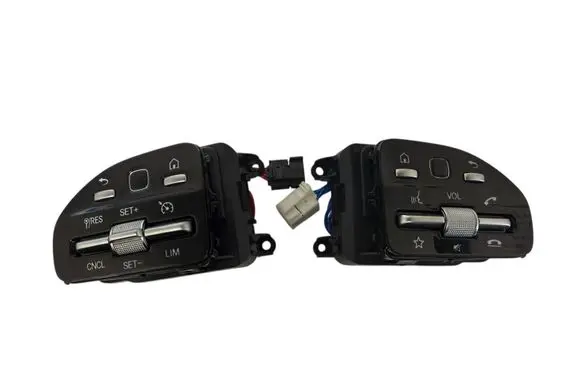 Steering wheel buttons/switches
