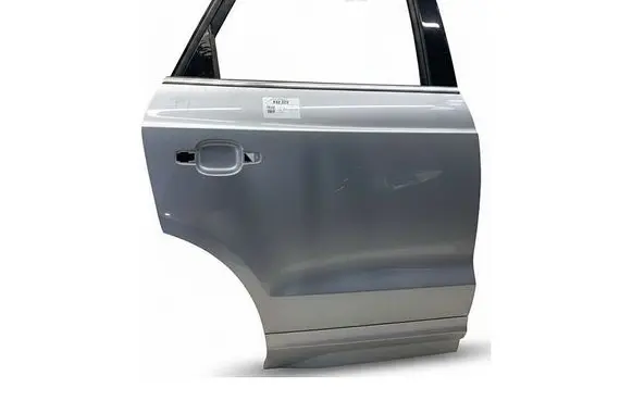 Audi Q3 8U Rear door LZ7G