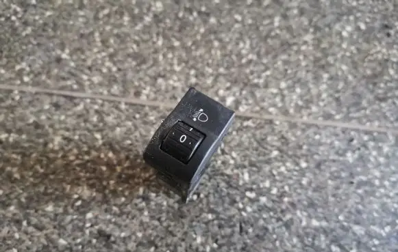 Mazda 3 II Headlight level height control switch BP4K666F0