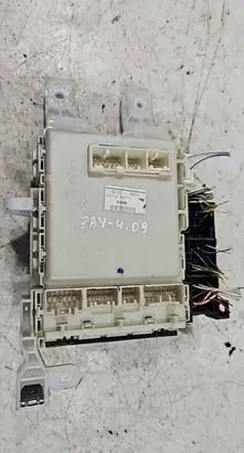 Toyota RAV 4 (XA30) Fuse box set 8273042011 8E290895 0446