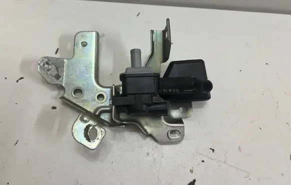 Mazda 2 Valve vacuum 
