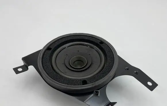 Jaguar XK8 - XKR Rear door speaker LJA4141AA 902275496722 22EA496732