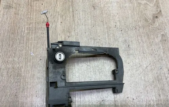 BMW 5 E39 Front door exterior handle/bracket 