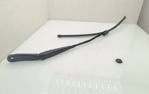 Volvo V60 Front wiper blade arm 30753504