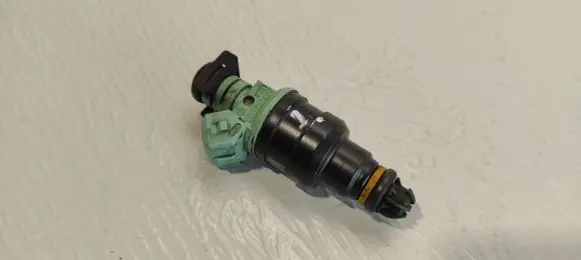 BMW 5 E39 Fuel injector 0280150415