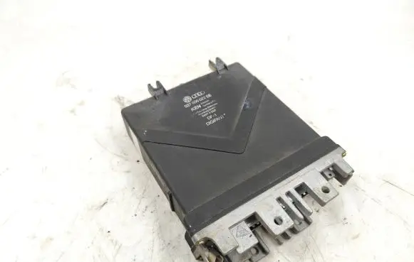 Volkswagen PASSAT B4 Engine control unit/module 037906022EE 5WP4058