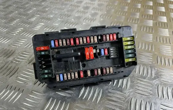 BMW 1 F20 F21 Fuse box set 9224879 19062013 19098000001