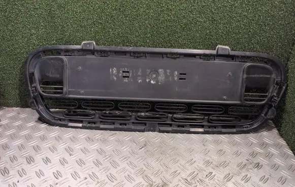 Citroen C4 Cactus Front bumper upper radiator grill 9821229977 065453 9905174